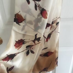100% Silk Vince Camuto scarf. NWT